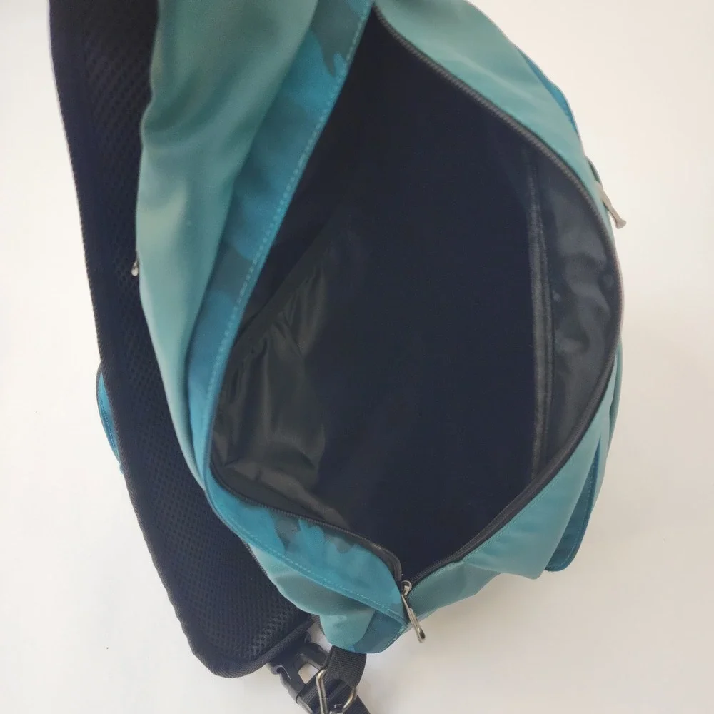OutdoorMaster zippered hiking