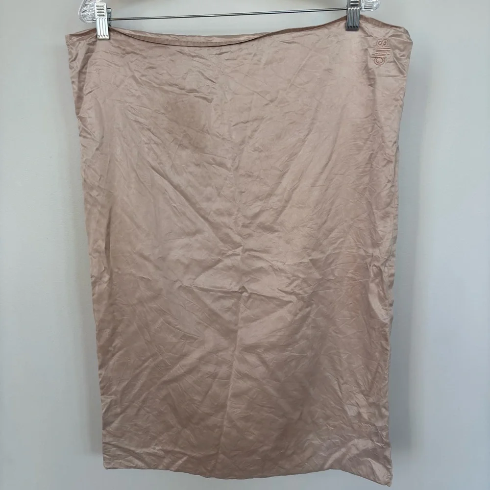 SLIP 100% Silk Pillowcase‎