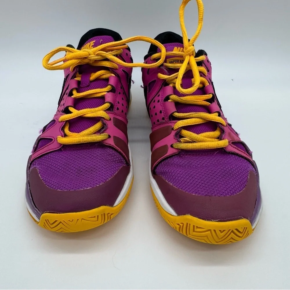 NIKE WOMENS AIR VAPOUR ADVANTAGE TENNIS SHOES, HYPER VIOLET SIZE 8