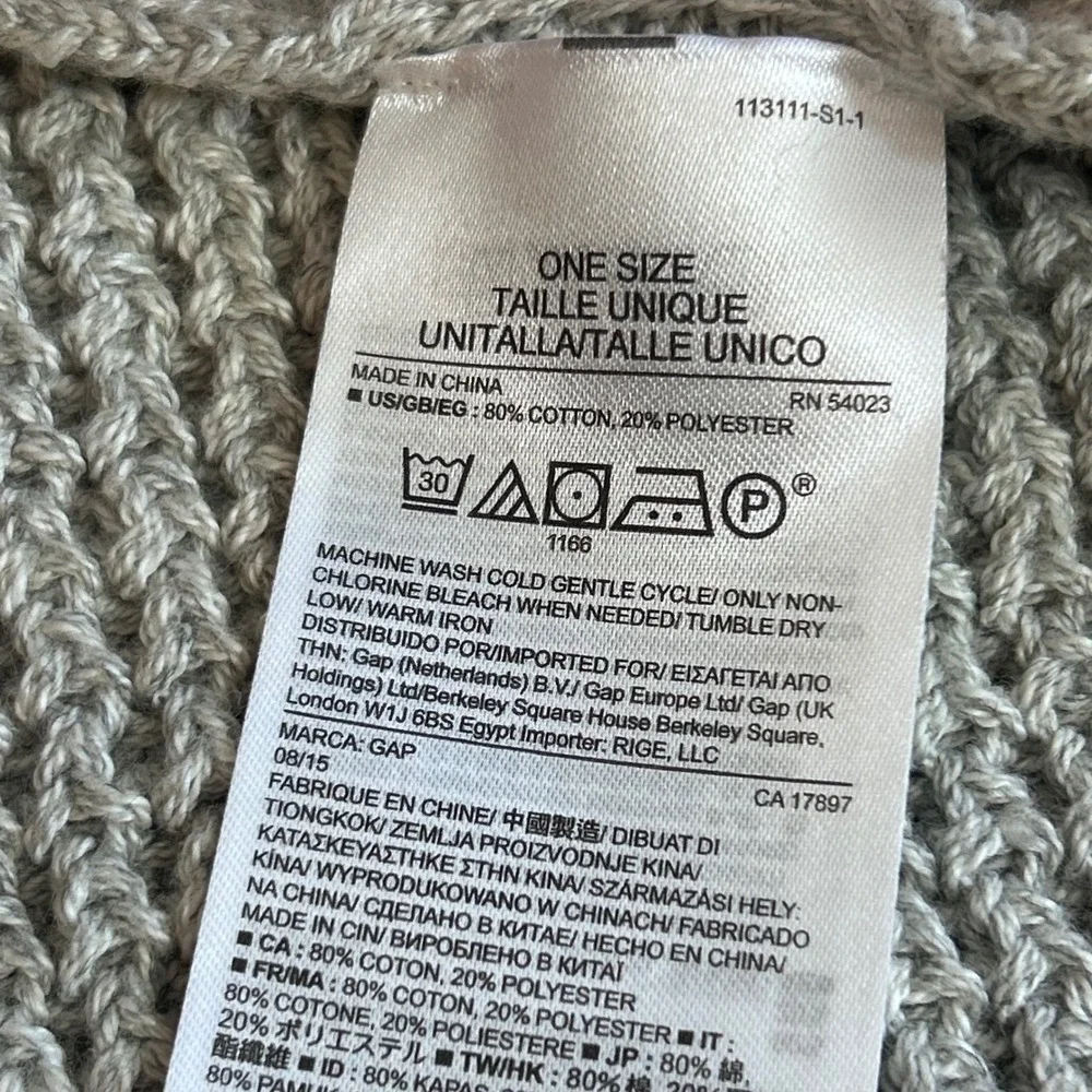 GAP knit scarf