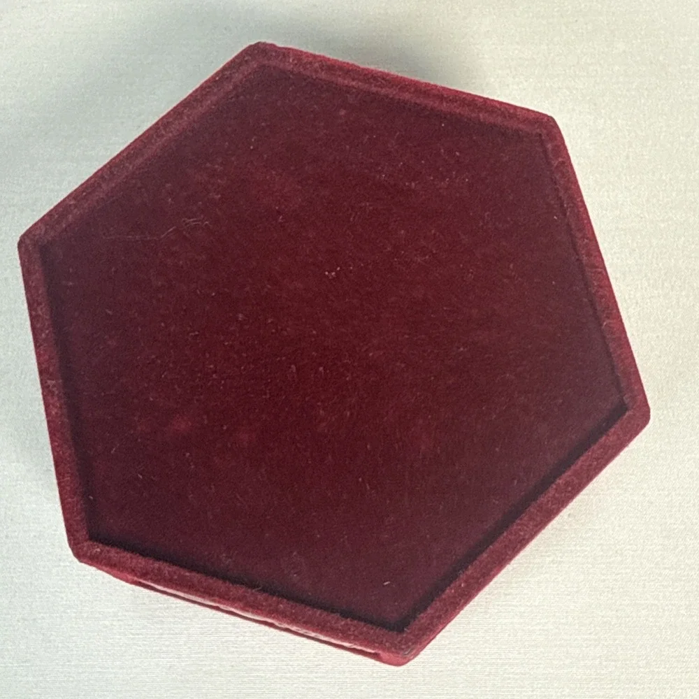 Vintage Red Velvet Embossed Silver Plated Hexagon Jewelry Trinket Box‎ 4