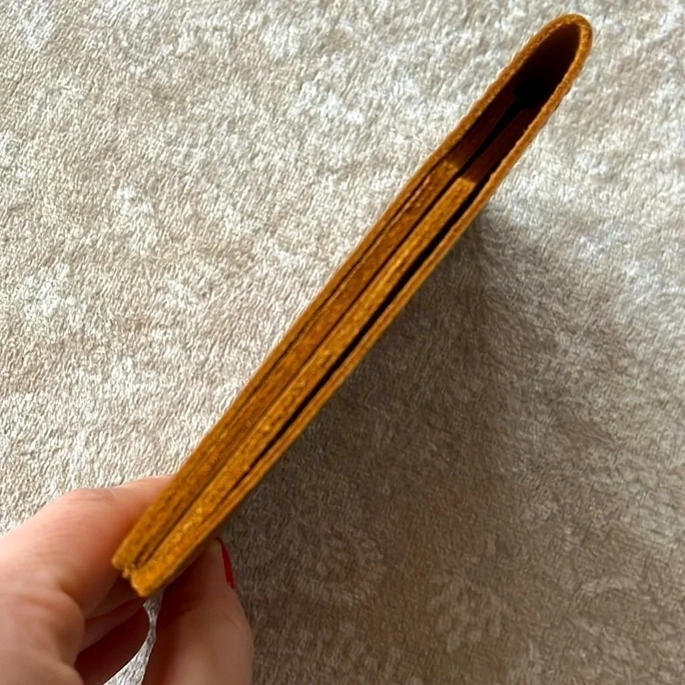 NWOT Genuine Leather Men’s Bifold Wallet Cognac Vintage Slim Minimalist