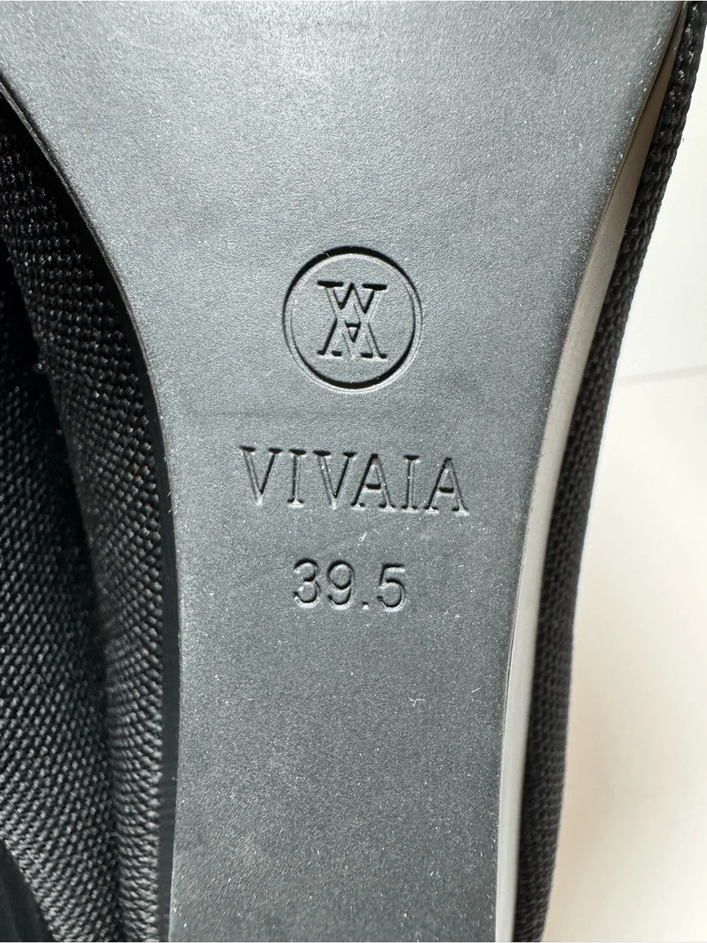 Vivaia pointed toe