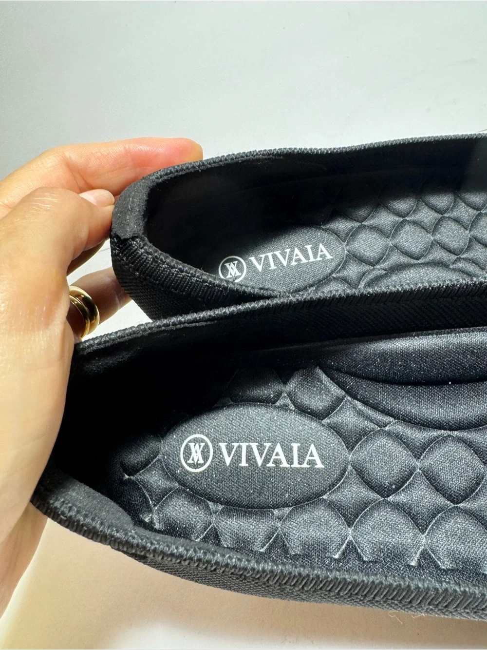 Vivaia pointed toe