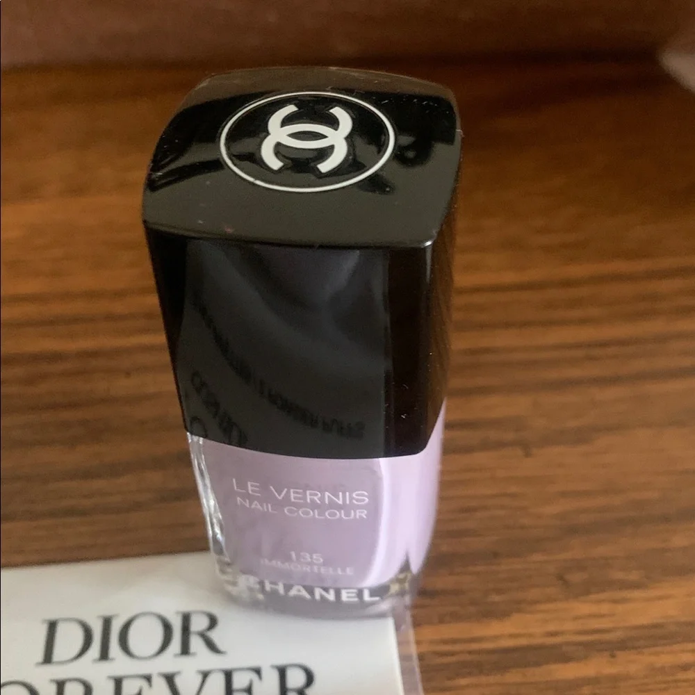 CHANEL new polish