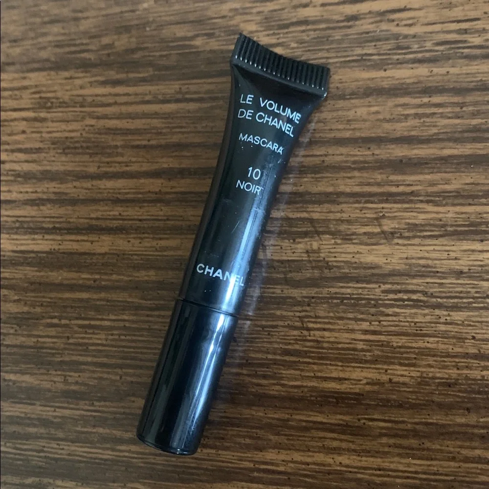 CHANEL new polish