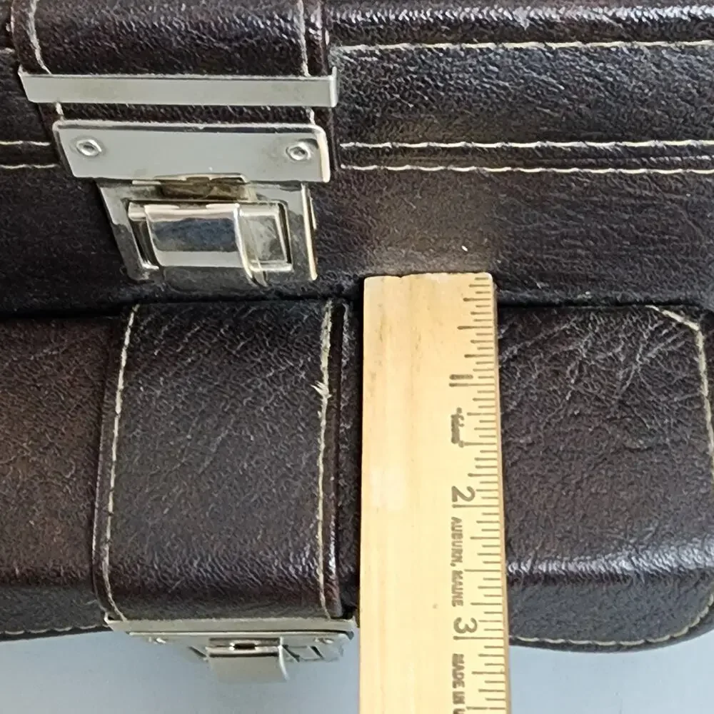 Unbranded adjustable strap approximately