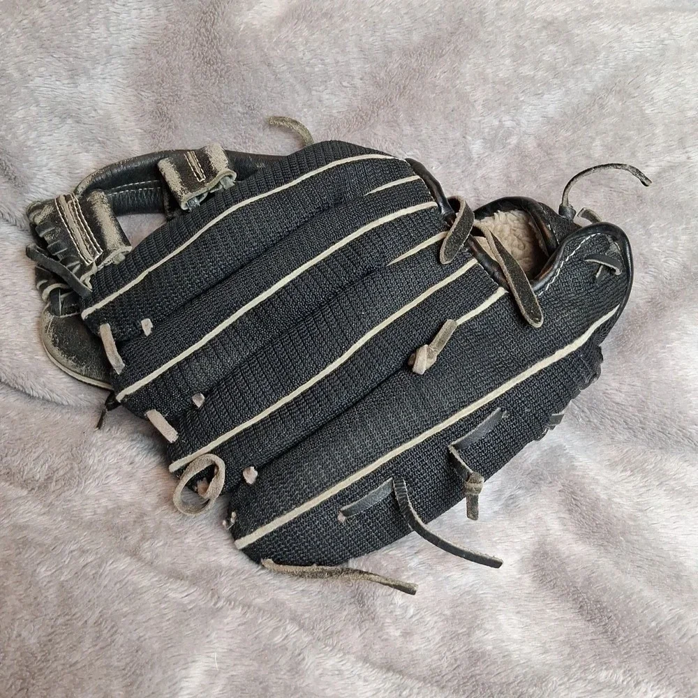Regent XG700 Baseball Glove Right‎ Hand Throw Black 11