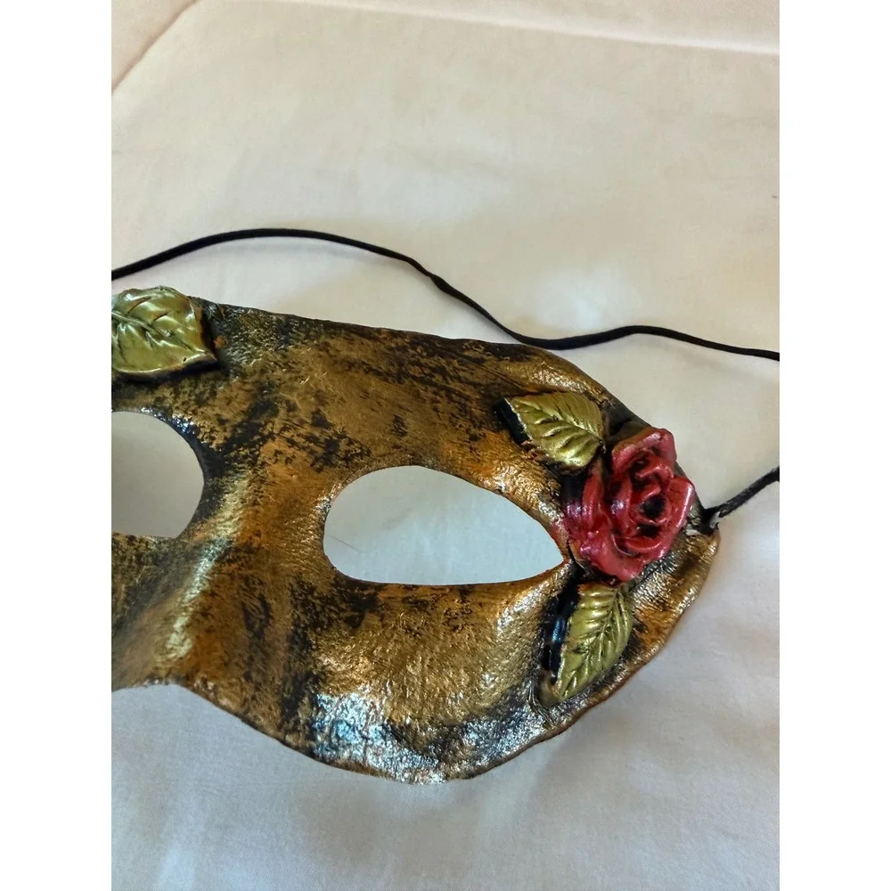 Unbranded venetian style