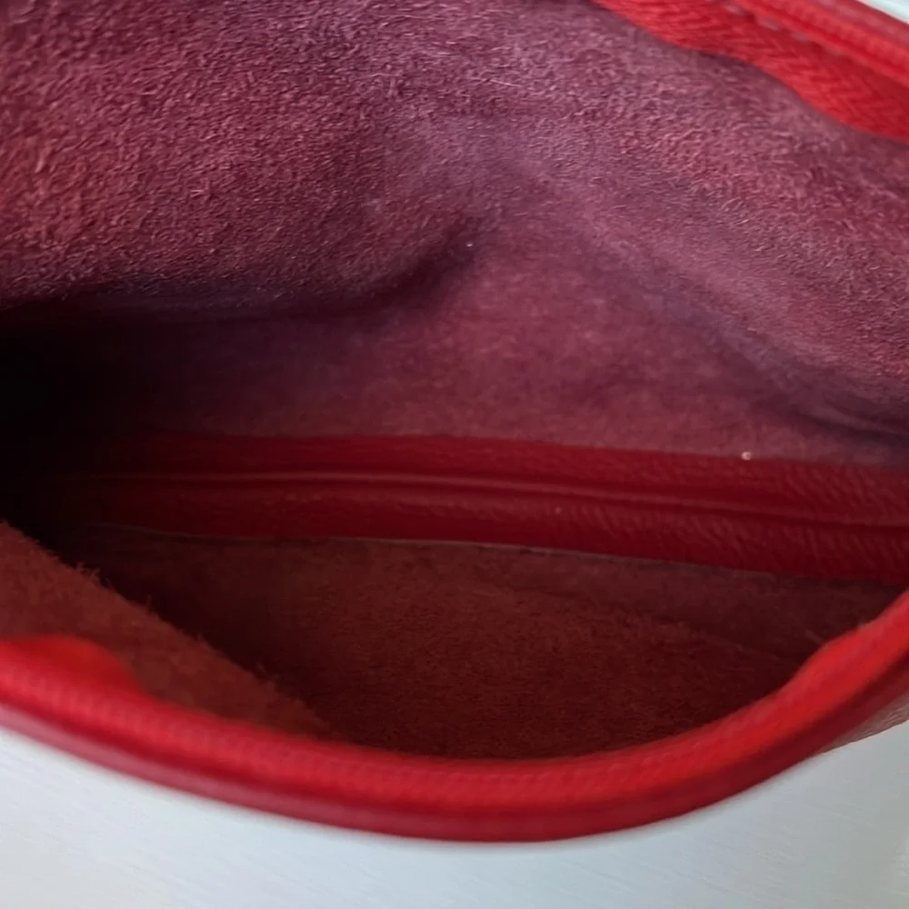 Coco Barclay red leather