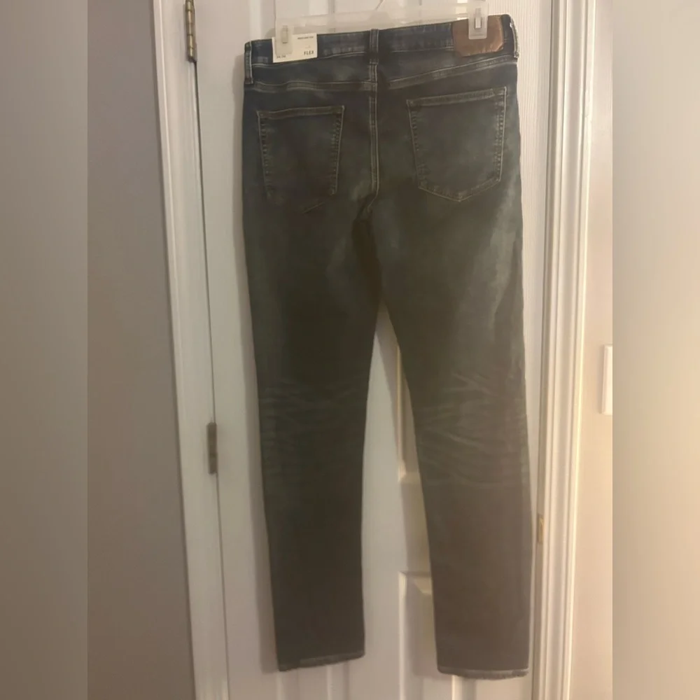 American Eagle Outfitters material eagle level