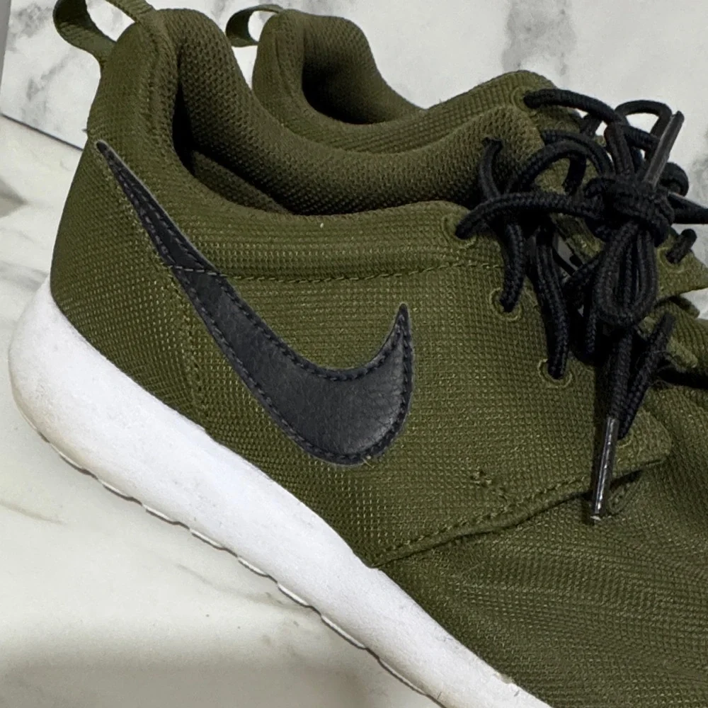 Nike forest green