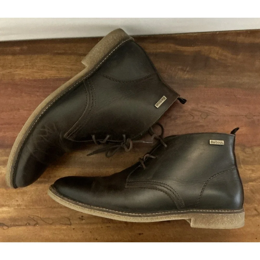 Barbour Readhead Chukka Boots – Chocolate Brown Leather – Plaid Lining – Men's 8