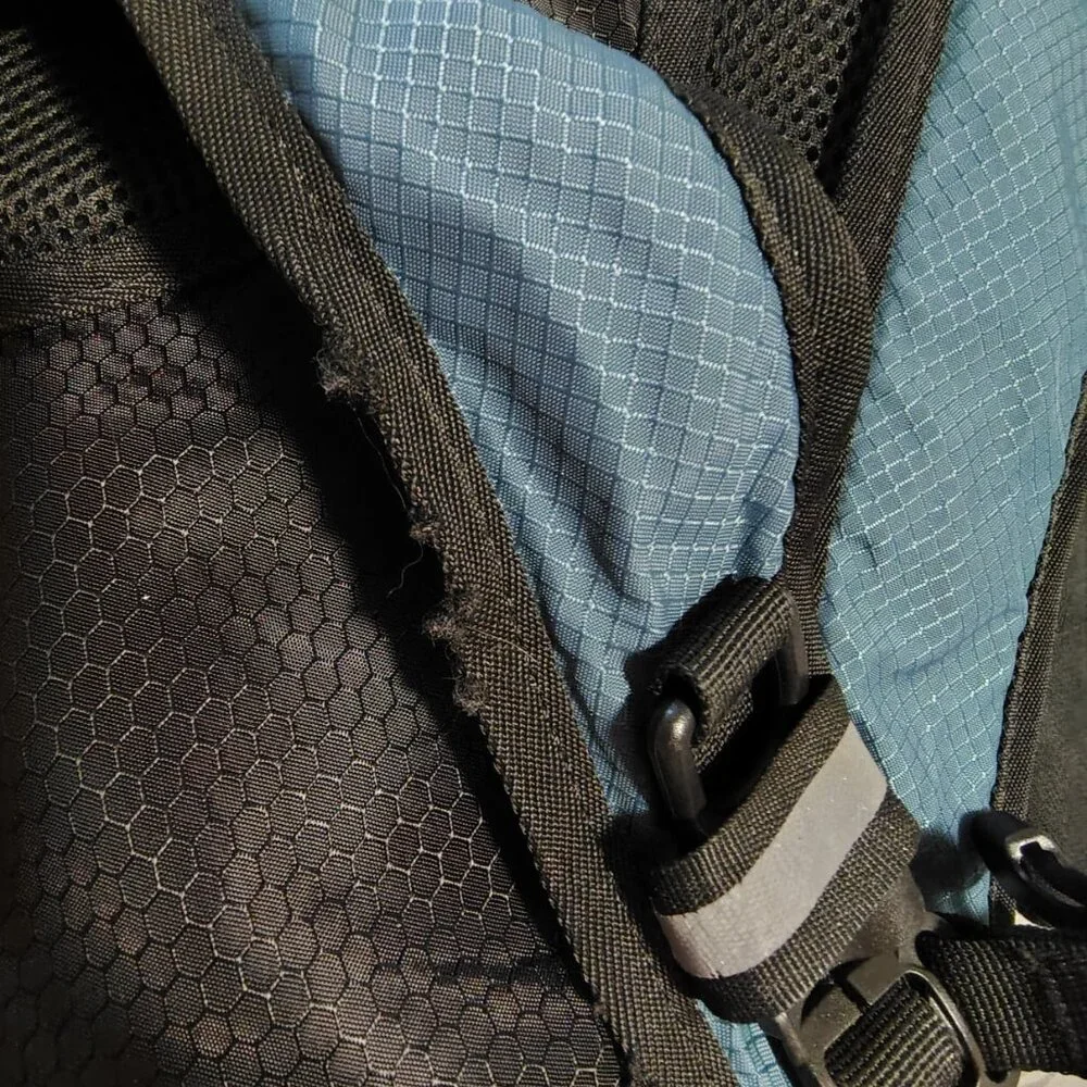 Benkii white teal