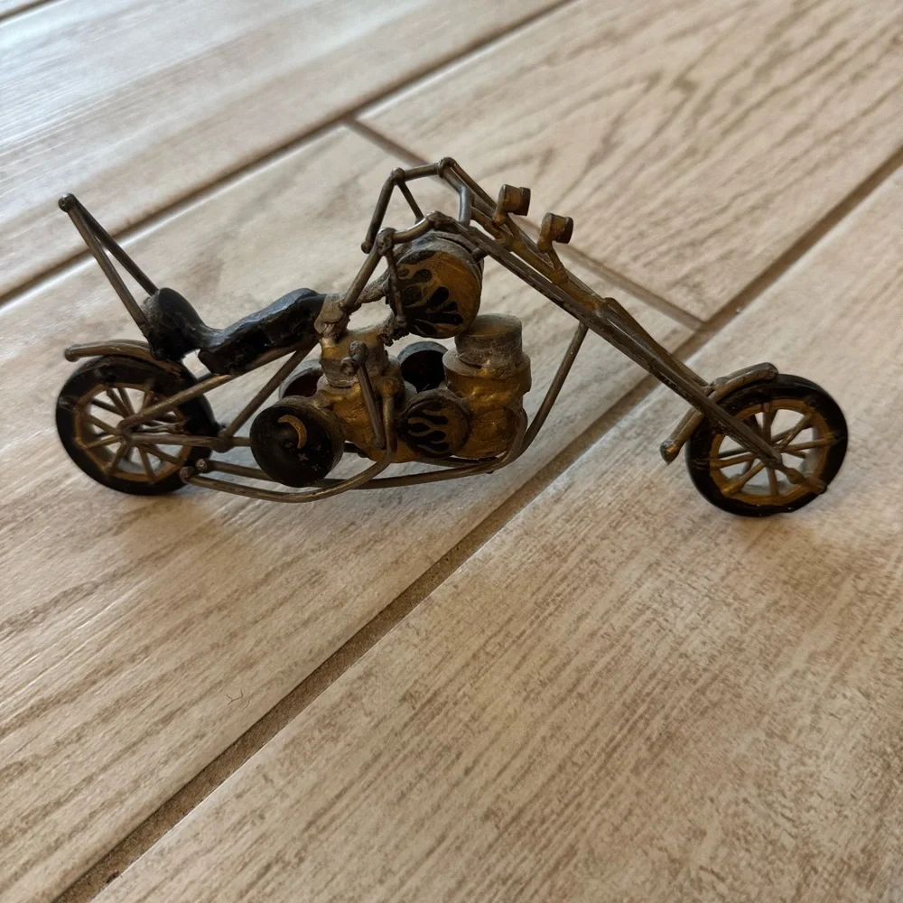 Scrap Metal Motorcycle Sculpture Steel‎ Bike Nuts Nails Bolts Chopper Harley Art