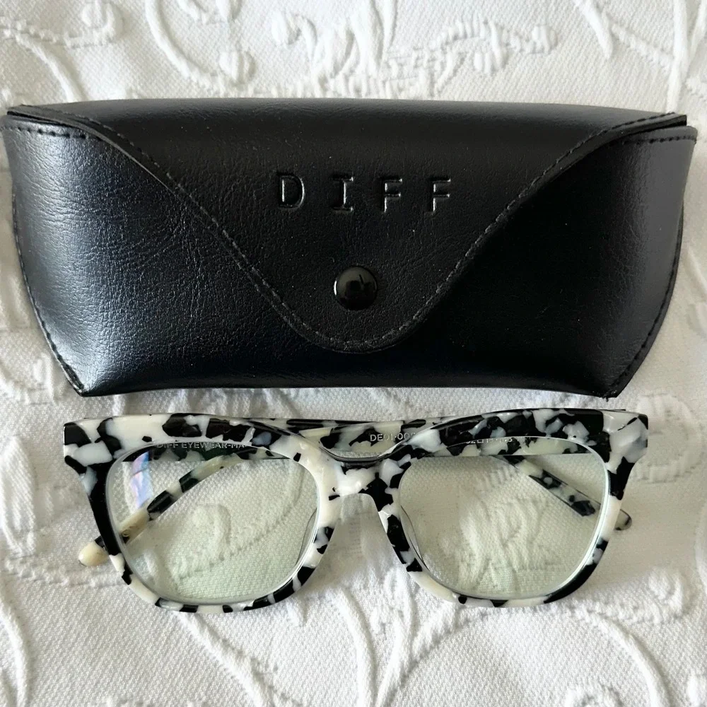 DIFF Eyewear Winston‎ Black & White Rich Hide Cow Hide Cat Eye/ Square Frames