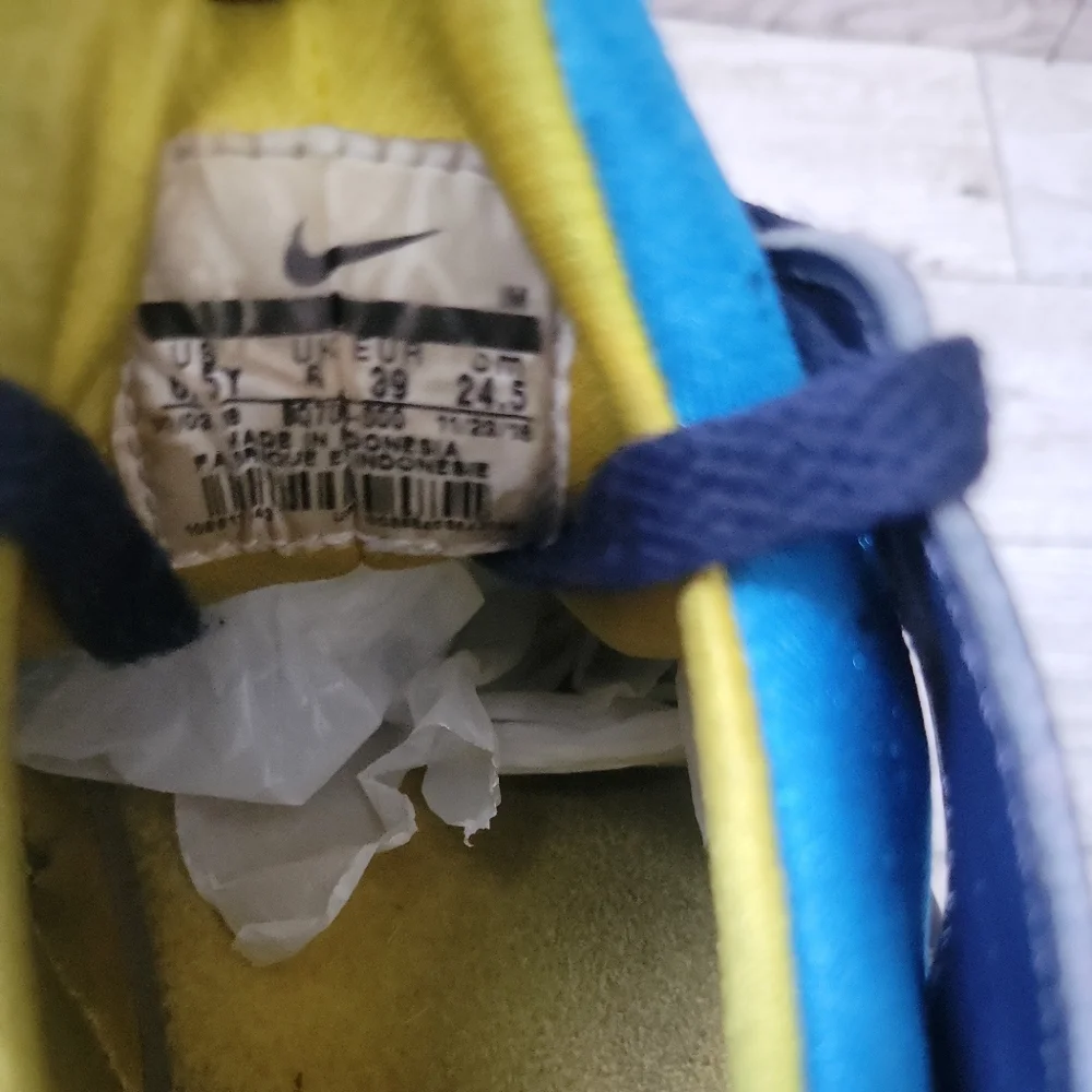 Nike 5y shoes huarache