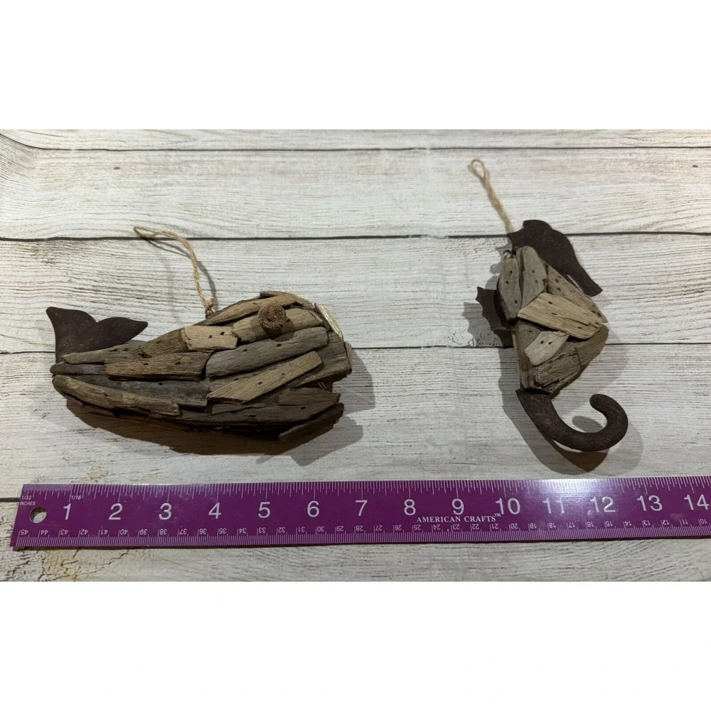 Lot of 2 Driftwood & Metal Whale and Seahorse Hanging Decor 6