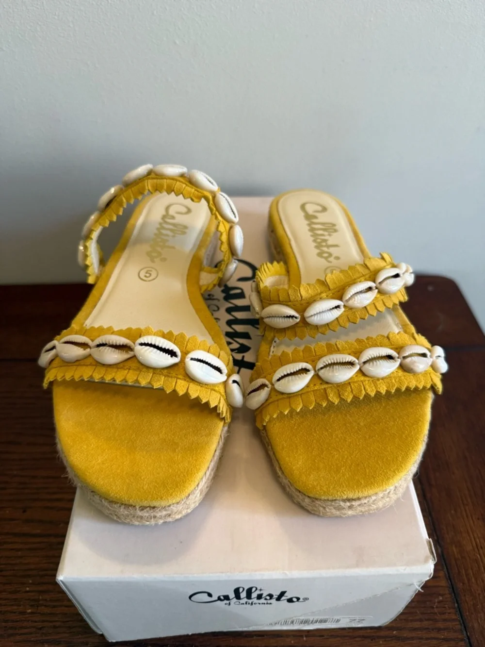 Callisto vibrant yellow