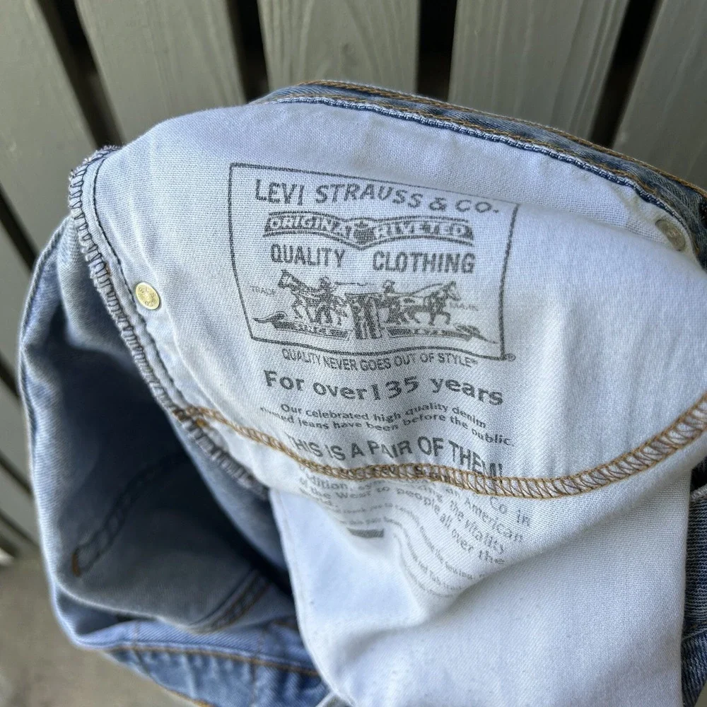 Levis measurements included