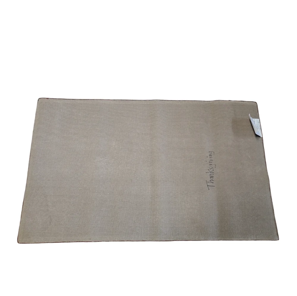 Threshold accent rug