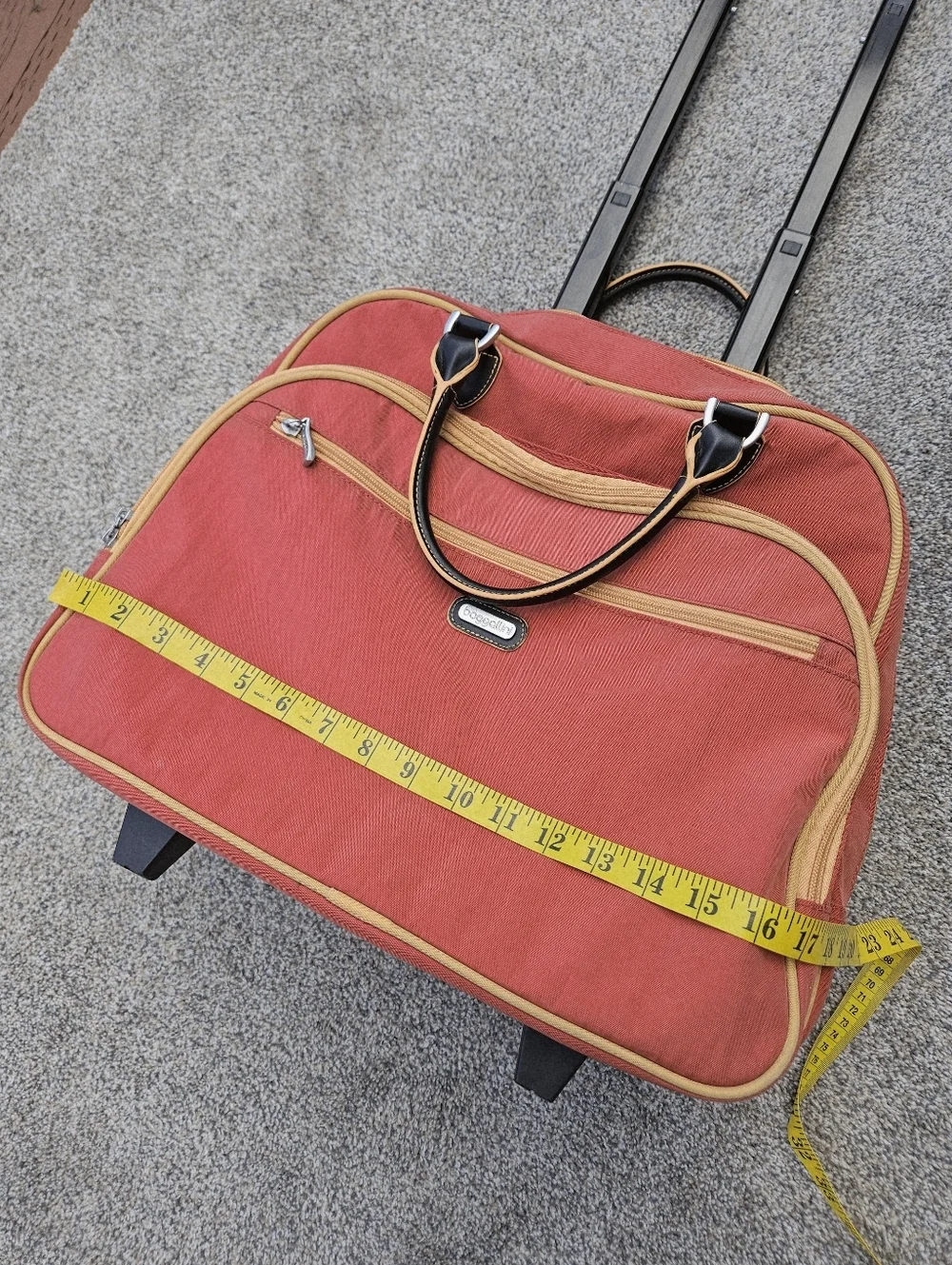 Baggallini rolling tote