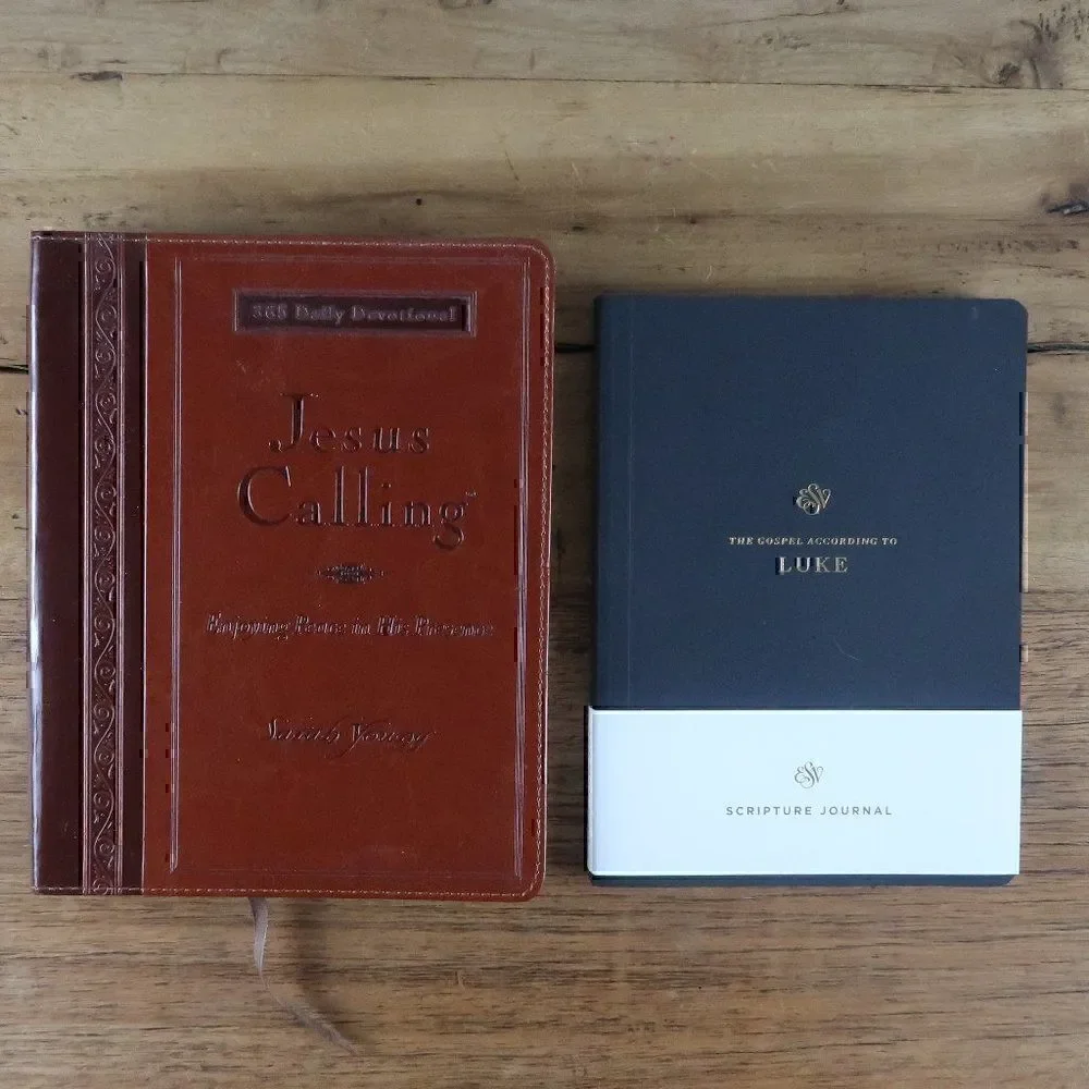 BIBLE BOOKS BUNDLE JESUS CALLING THE GOSPEL ACCORDING TO LUKE