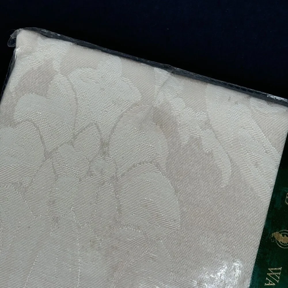 Waterford Linens Tablecloth 70