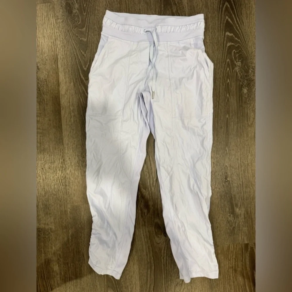 Lululemon Dance Studio Mid-Rise Crop 25