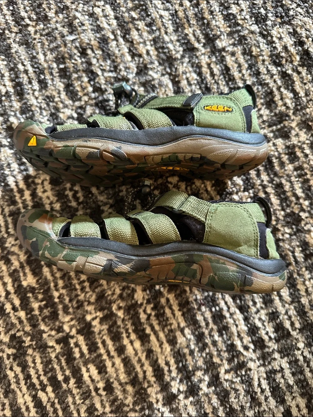 Keen sandals - camo green