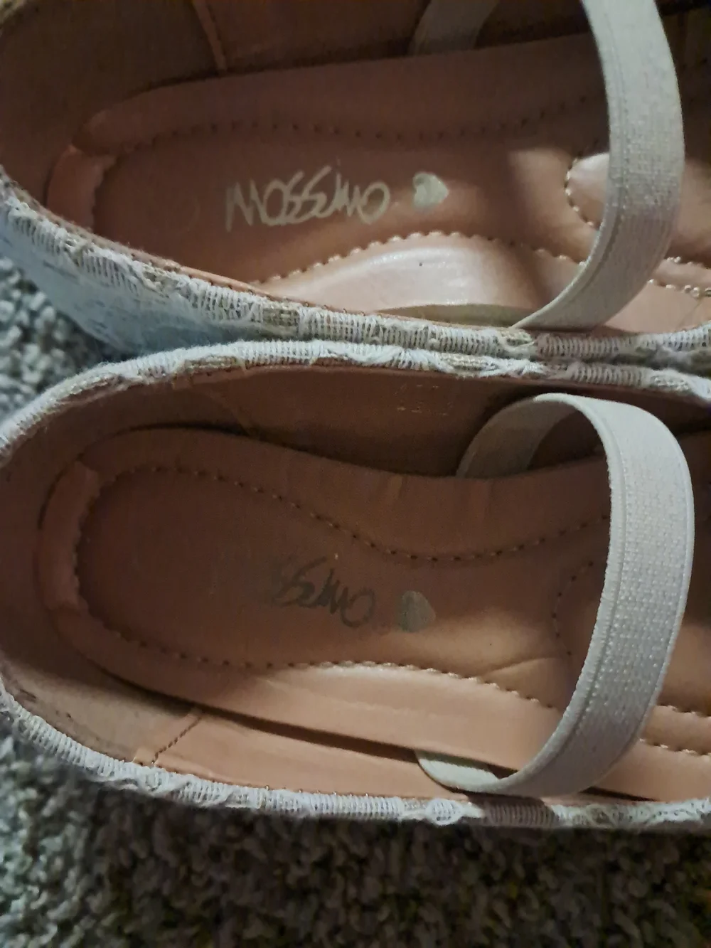 N/A charming beige