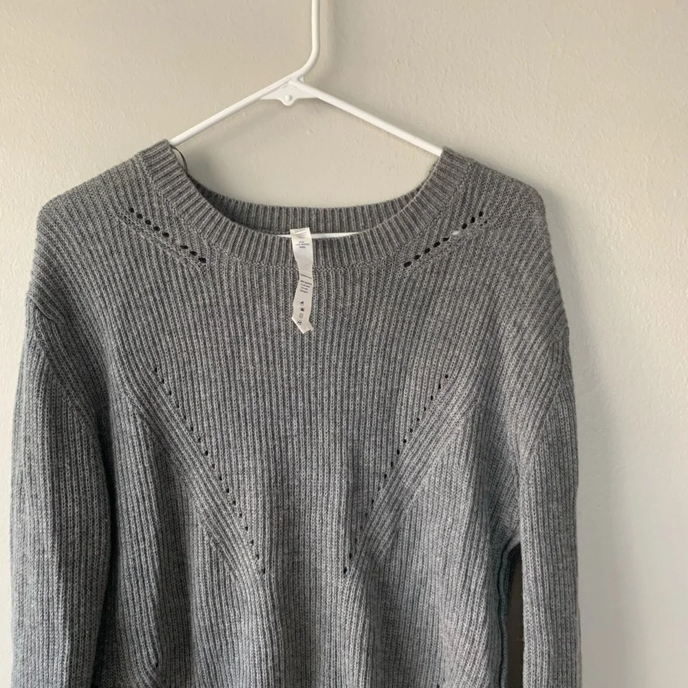 lululemon athletica excellent only