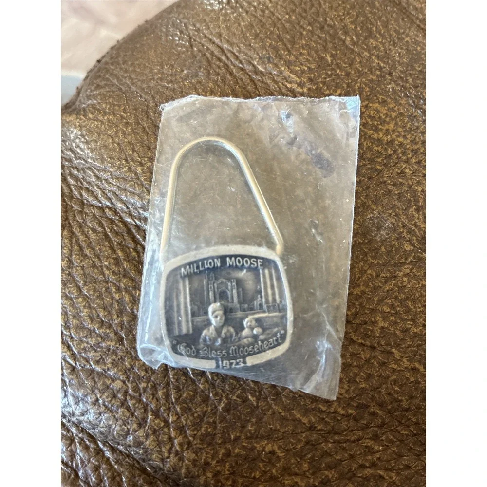 MILLION MOOSE KEY RING 1973  GOD BLESS MOOSEHEART  SIGNED  DIRECTOR GENERAL NEW