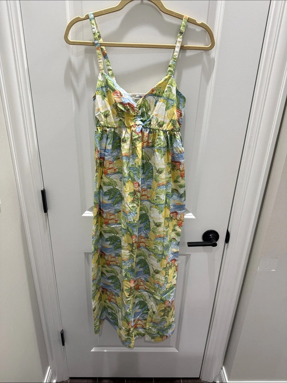 Abercrombie & Fitch lightweight sleeveless