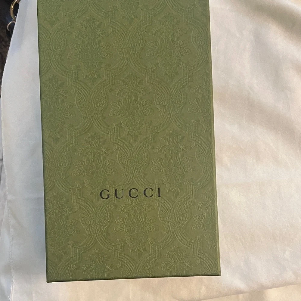 Gucci stylish olive