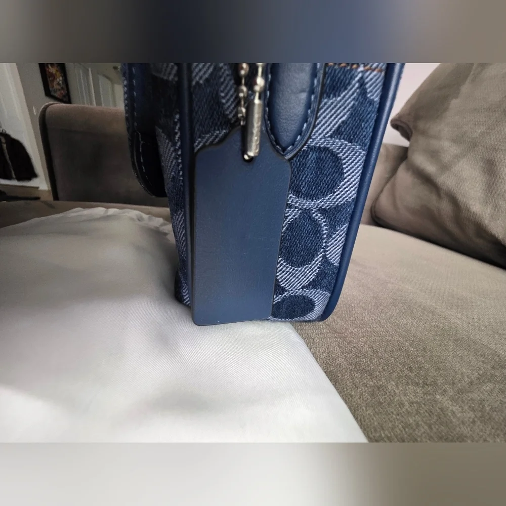 Coach Charter 24 In signature Denim