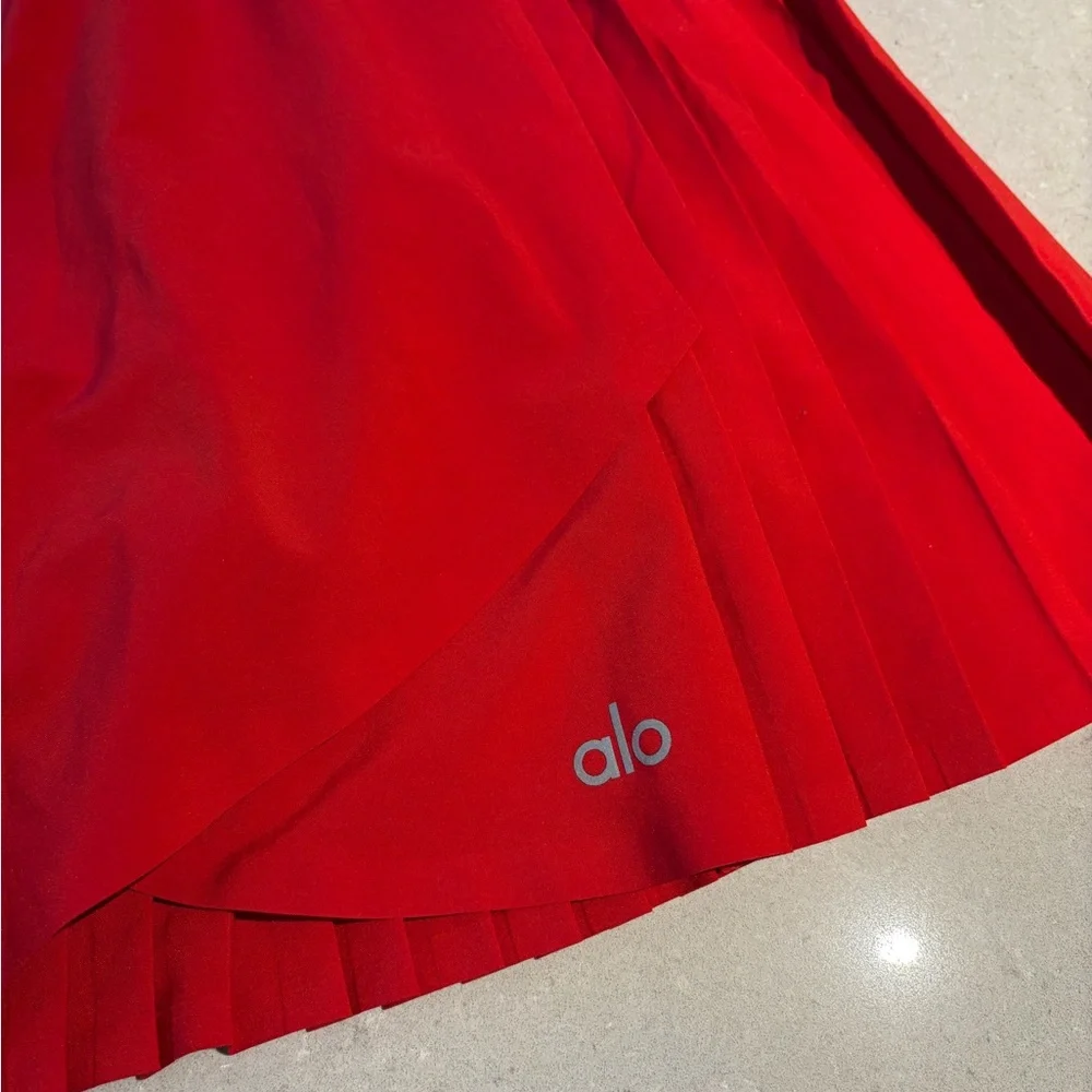 ALO Yoga bright red