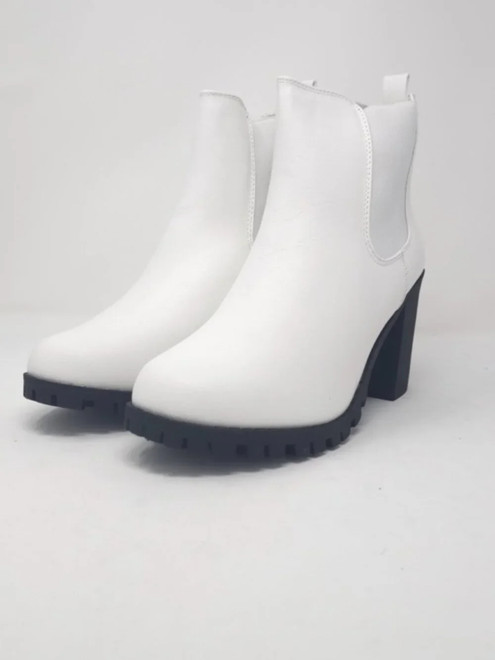 White Chunky Heel Ankle Boots Chelsea Style Platform Minimalist Trendy