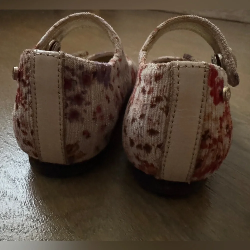 Manuela de Juan Toddler Floral Mary Janes Size 24 (Fits 23) Dress Flats