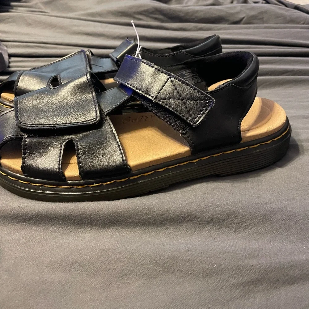 Dr. Martens classic black