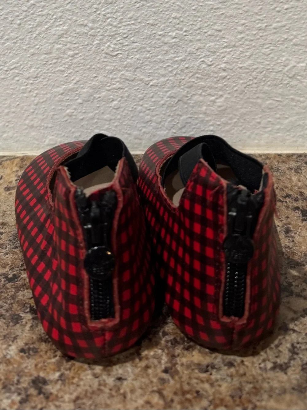 Monkey Feet cute plaid