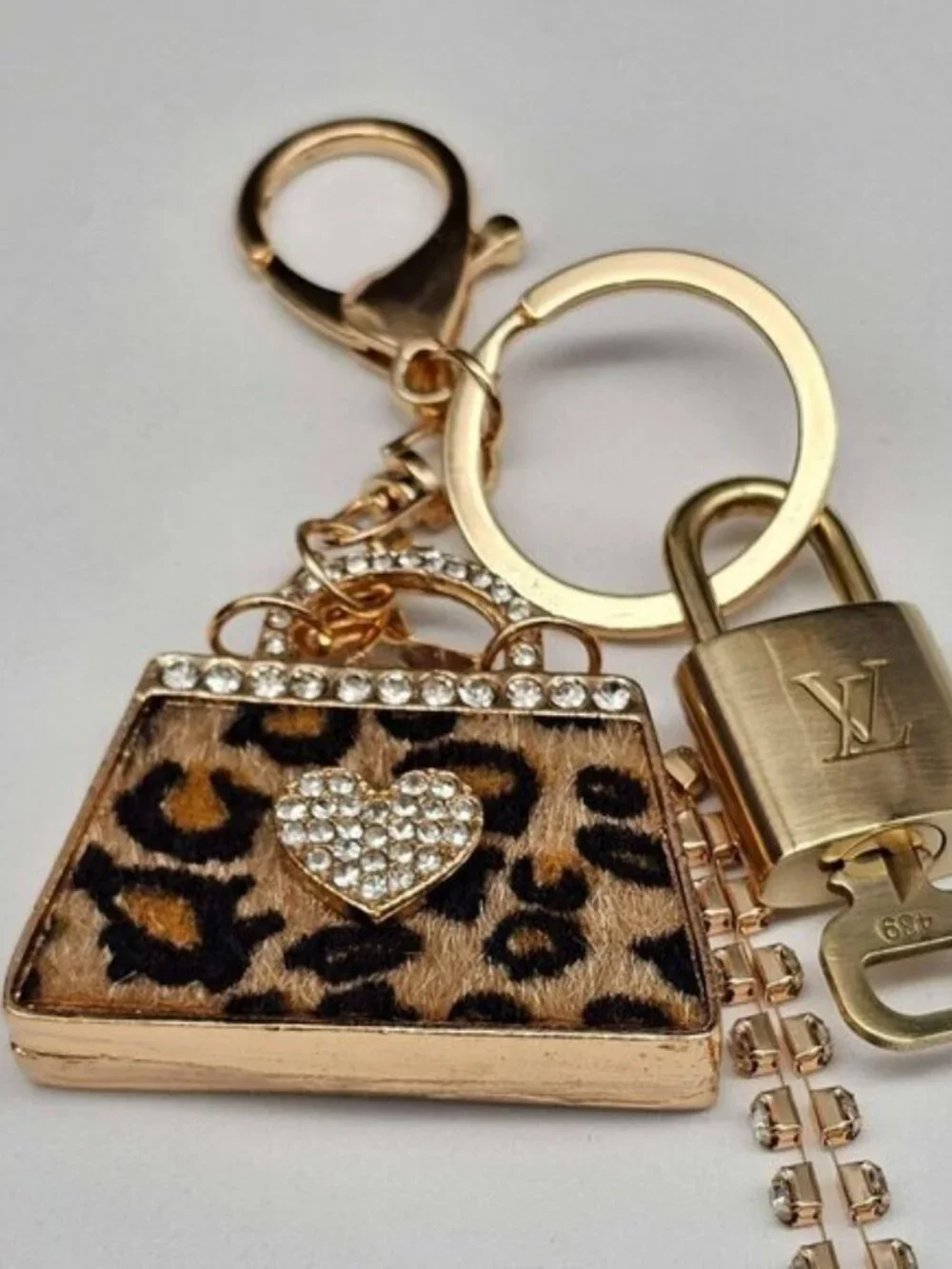 Louis Vuitton charm vuitton lv