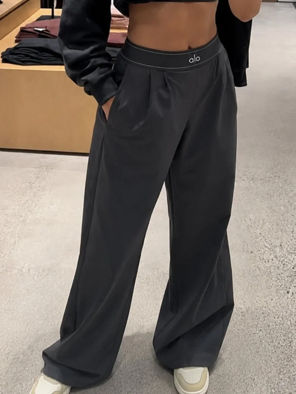 NWT 😜 Alo Yoga Suit Up Trouser Anthracite Grey Relaxed Fit Wide Leg Pants 30