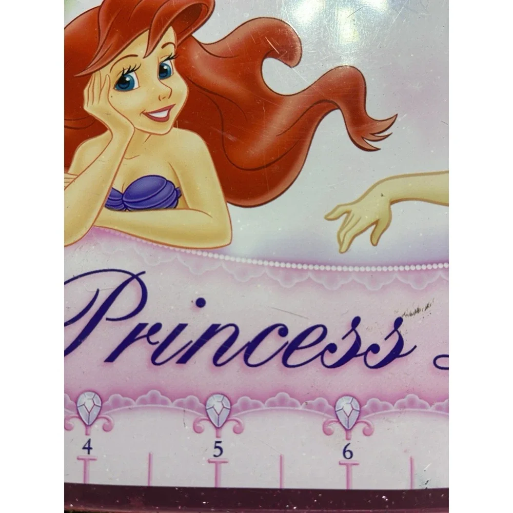 Disney yellowing glue