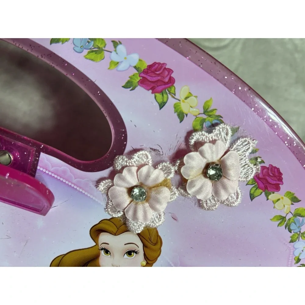 Disney yellowing glue
