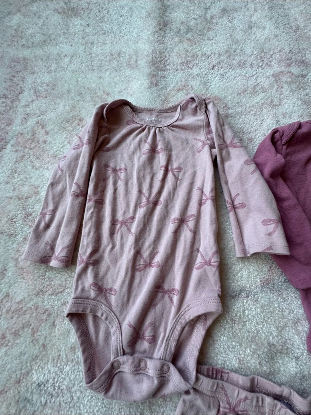 CARTERS— Girls Long Sleeve Bodysuit & Pants Bundle (18 Months)