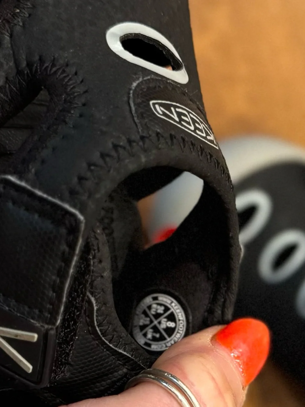 Keen drainage shoe