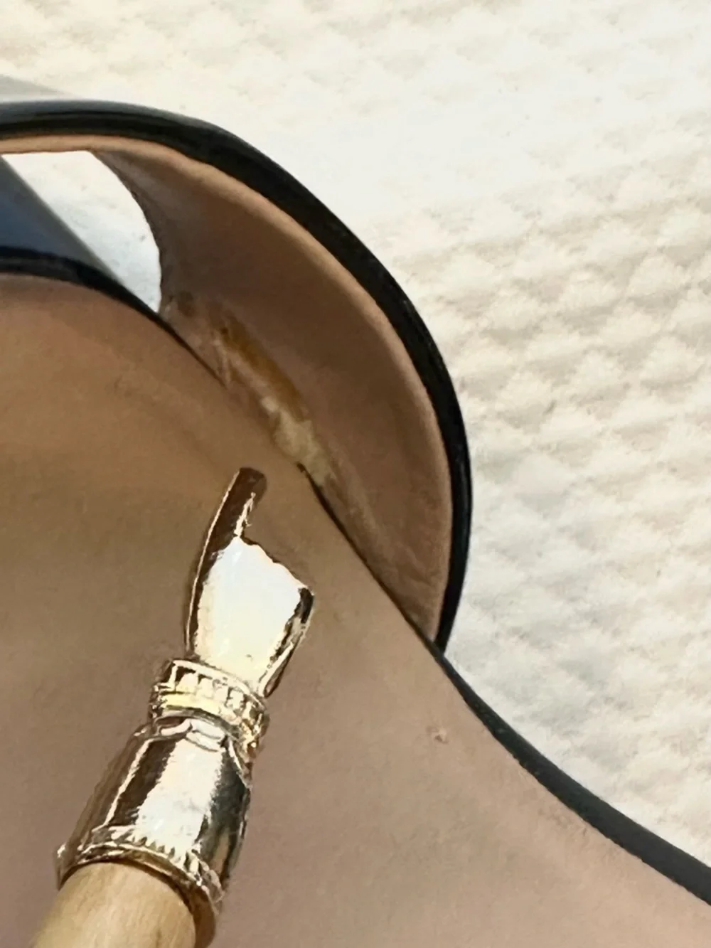 pop marks glossy indented