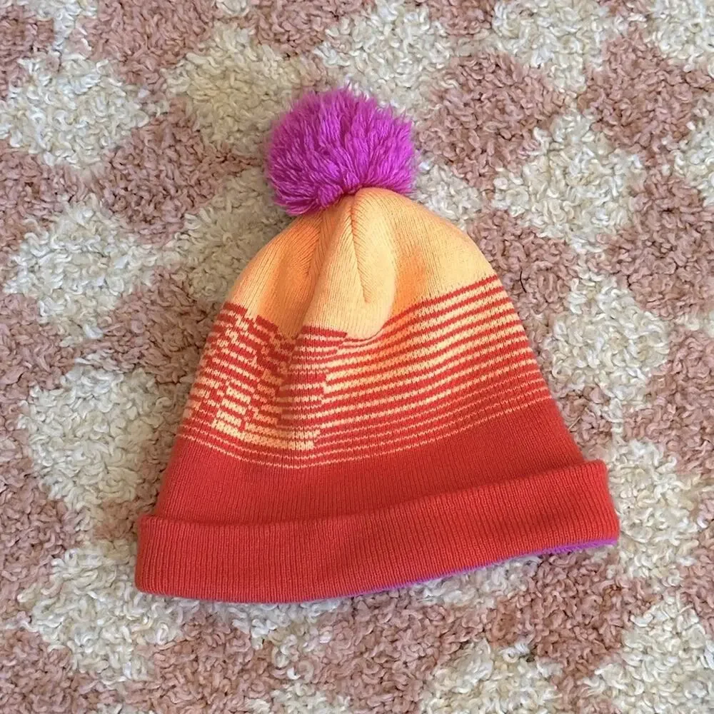 Nike youth pom