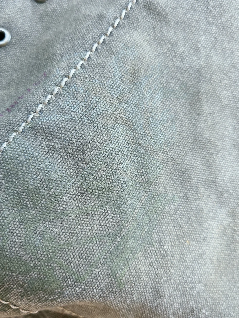 American Eagle Outfitters compact canvas